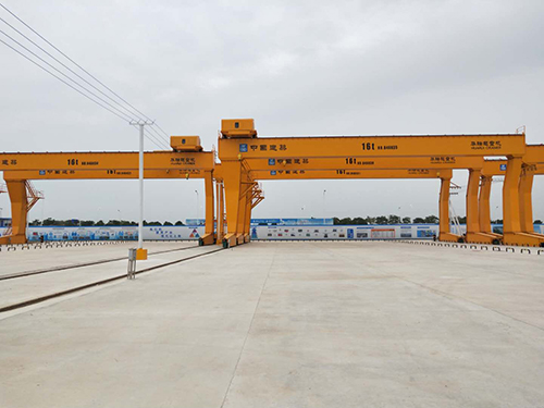 Classification and characteristics of gantry cranes